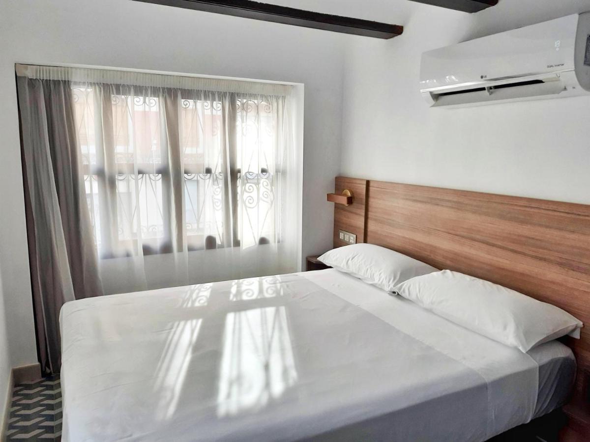 Hotel 19-30 2*