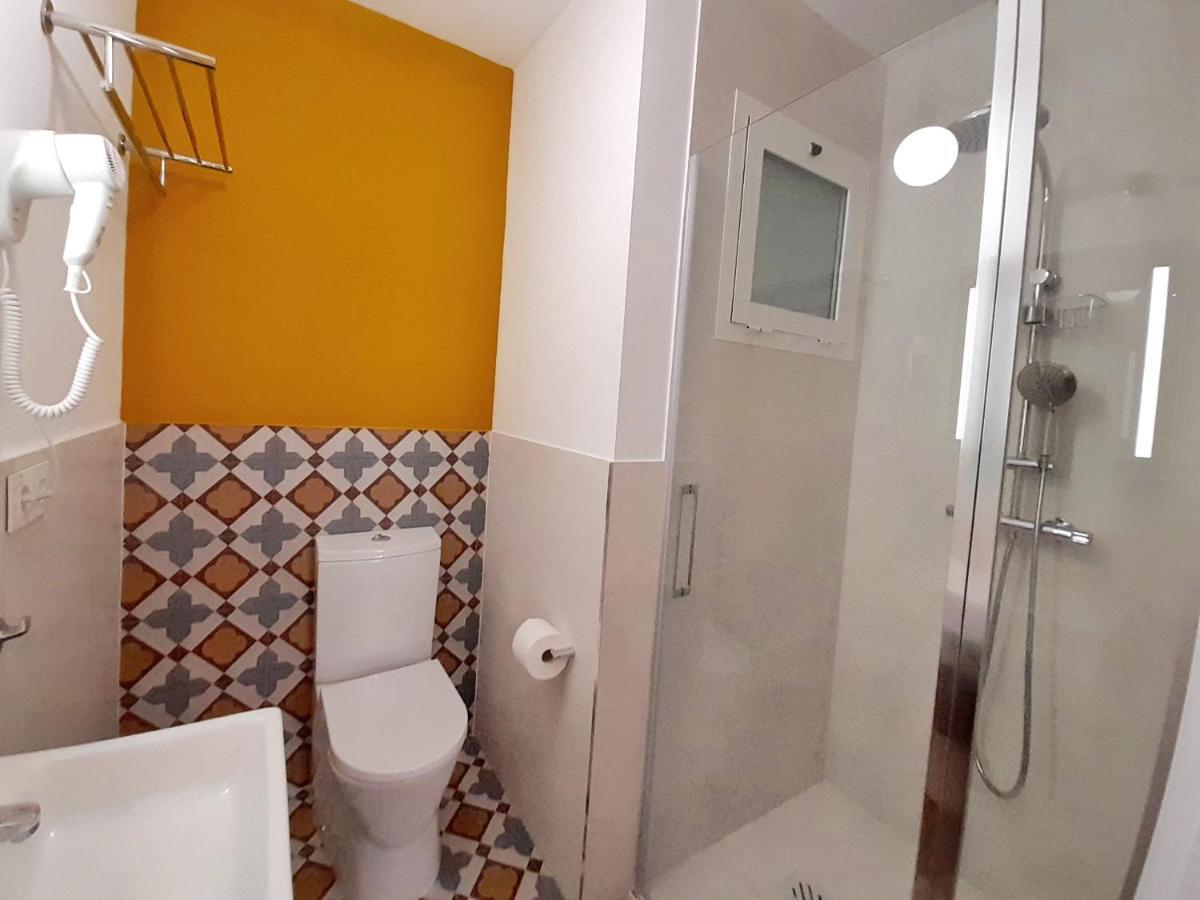 19-30 Hotel