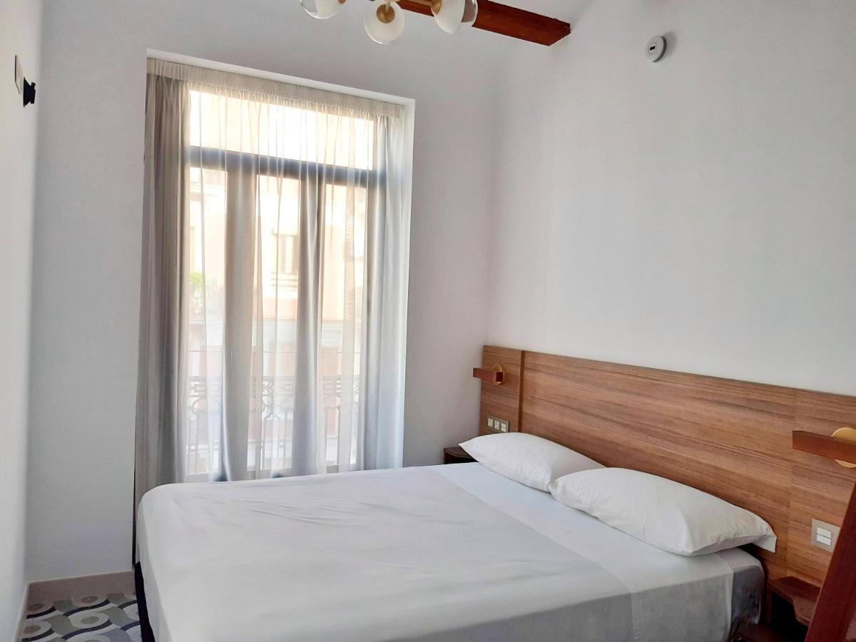 Hotel 19-30
